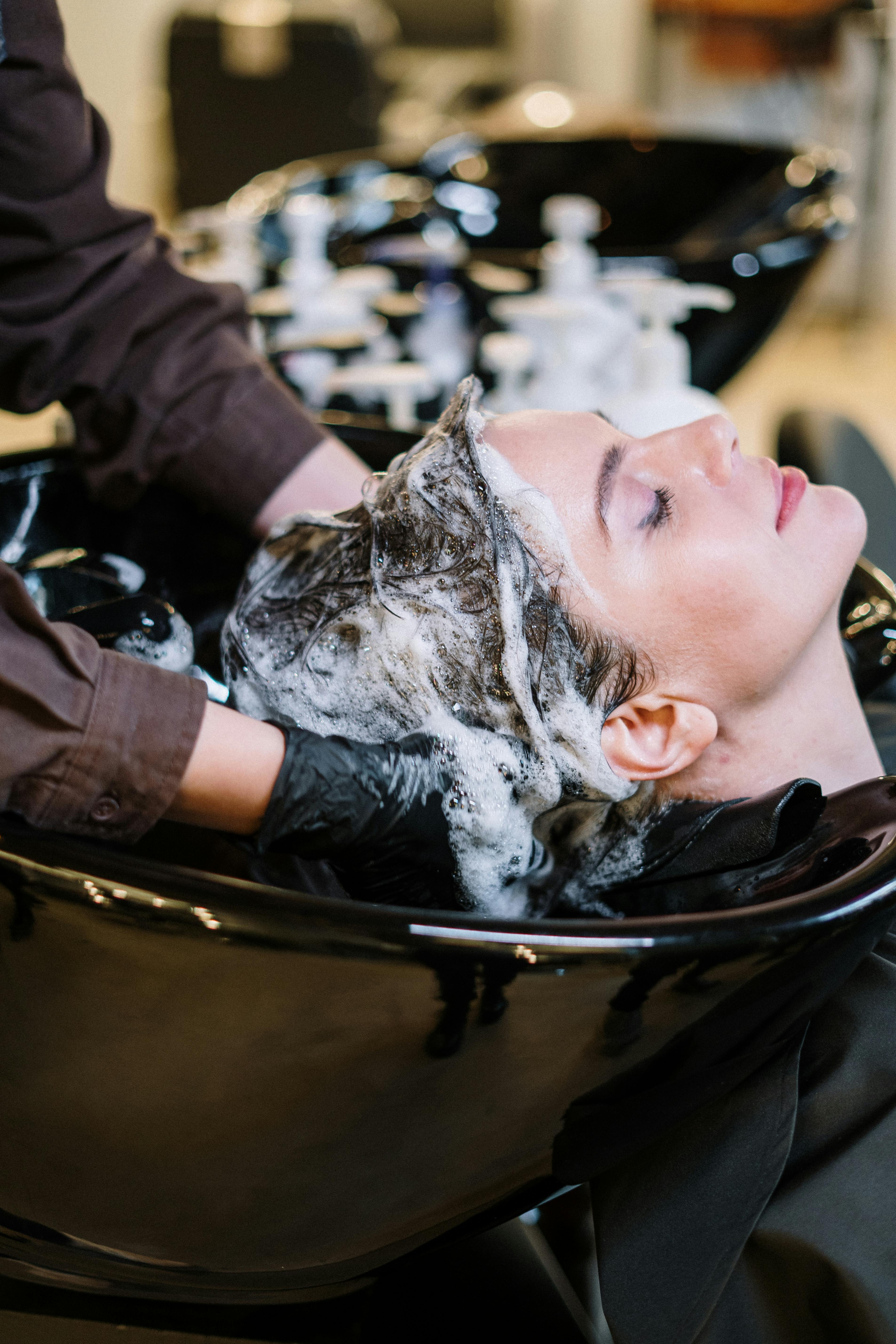 Relaxing shampoo and scalp treatment station